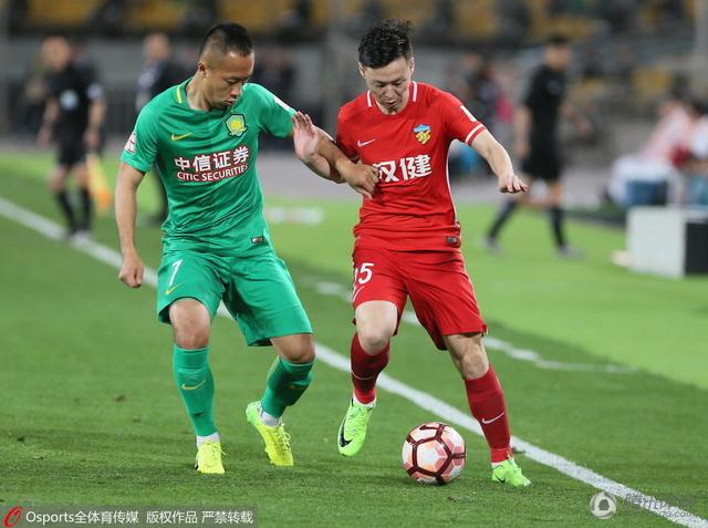 在3-2击败阿斯顿维拉之后，曼联目前排在英超积分榜的第六位。